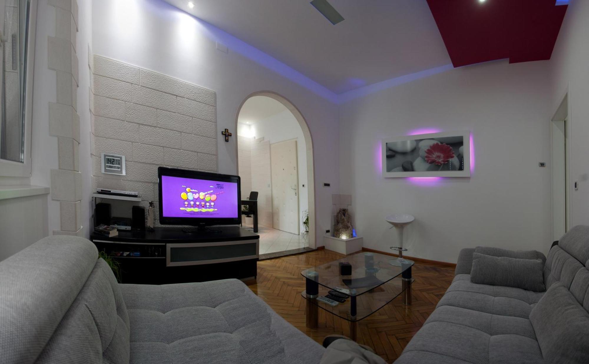 Stylish Theatre Apartments Split Luaran gambar