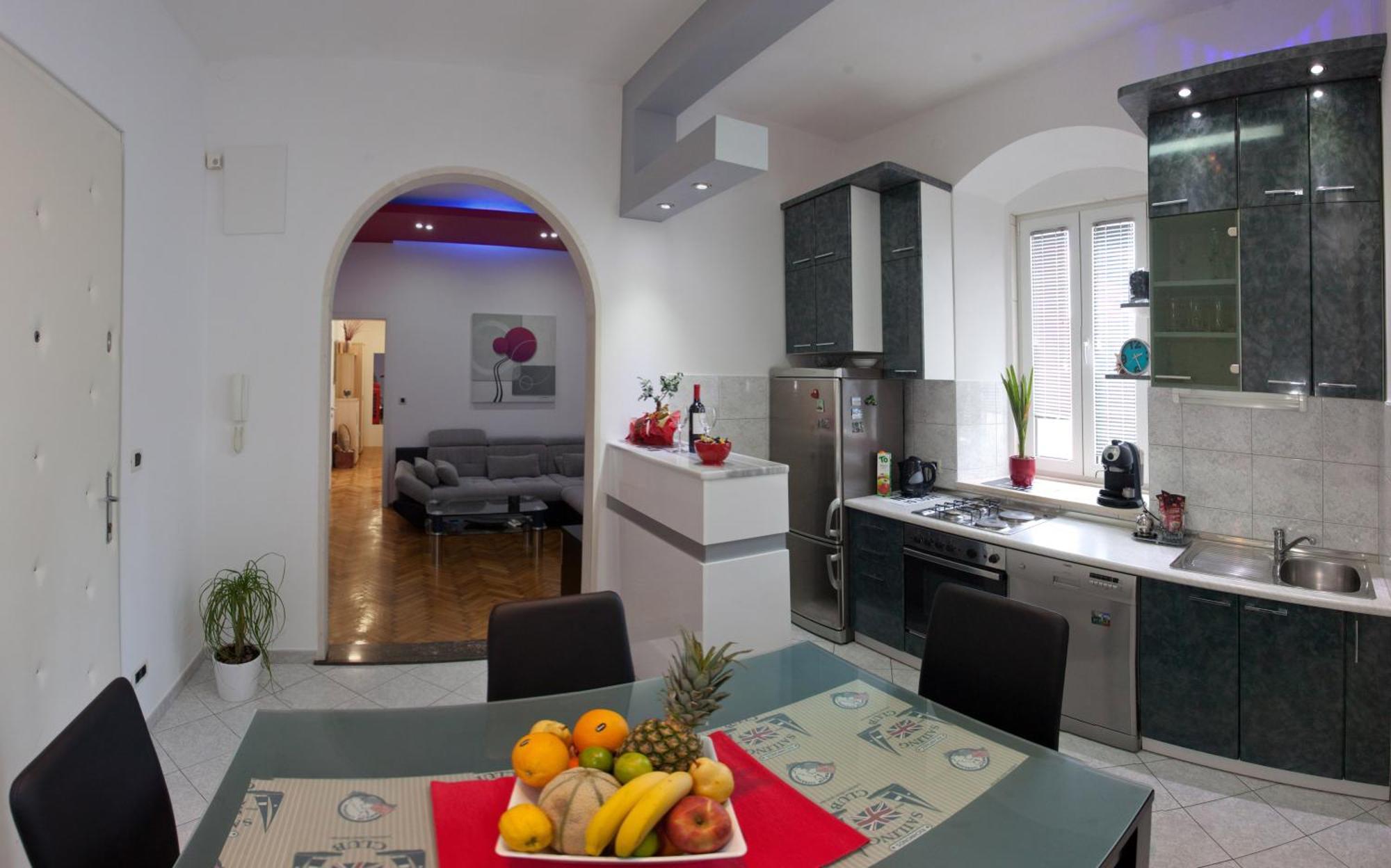 Stylish Theatre Apartments Split Luaran gambar