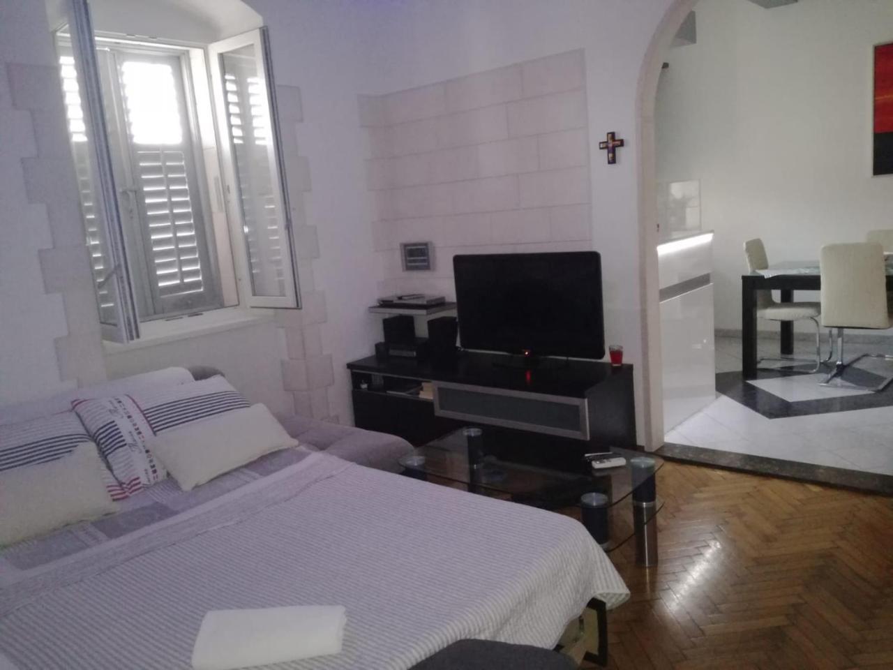 Stylish Theatre Apartments Split Luaran gambar